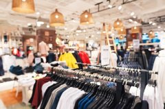 女性服装店价格(女服装专卖店)