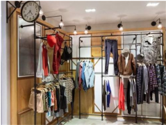 重庆卖高端车女性服装店(重庆年轻女装批发市场)