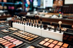 中国红化妆品牌排行榜(中国好的化妆品品牌排行榜前十名)