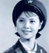 80年代年轻女性服装(80年代女性打扮)
