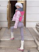 秋冬女性运动服装图片欣赏(女性秋装新款运动装图片)