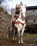 男士穿女性服装电影(女扮男装的电影有哪些)