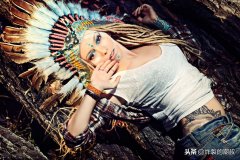 印第安裔老年女性服装图片(印第安人服饰图片大全)