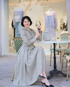 秋季老年女性服装款式图片(老年人秋季服装款式)