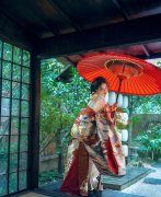 女性怪异服装(穿怪异的衣服叫什么来)