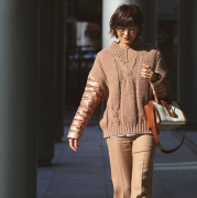 四十到五十岁女性服装图片(四五十岁女人穿衣搭配图片)