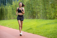 怎么紧实大腿(如何使大腿肌肉紧实)