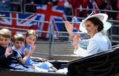 英美少年服装图片女性(英美少年服装图片女性头像)