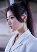 白色西服女性服装(白色西服女性服装品牌)