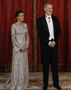 卡塔尔外国女性服装(塔塔尔族女子服饰)