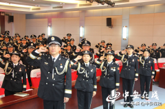 夏季女性警察服装颜色(夏季警服的颜色)