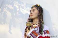 藏族的女性服装图片(藏族的女性服装图片大全)