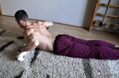 哪一项不是练背部肌群的锻炼方法(哪一项不是练背部肌群的锻炼方法视频)