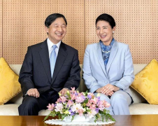 日本皇室女性服装撞衫(日本皇室结婚服装)