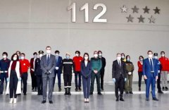 蓝色医用服装图片女性穿(蓝色医用服装图片女性穿搭)