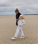 英国女性服装夏季穿搭风格(英国女性服装夏季穿搭风格图片)