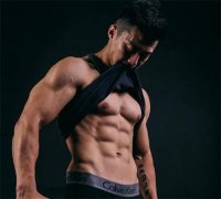 男人的腹肌怎么练(男人怎么练出腹肌)