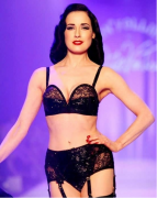 女性服装样品图片展示图(服装设计样品图)