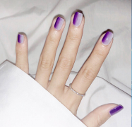 女性服装店美甲(女性服装店美甲图片大全)