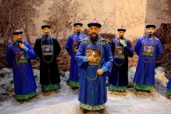 职场女性必知服装礼仪(你认为职场服饰礼仪应该注意什么?)