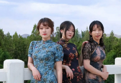 大学生服装图片女性穿(大学生衣服图片)