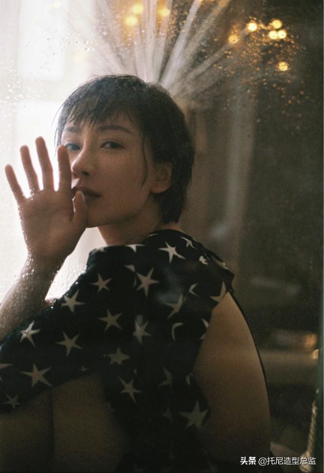 演员杨舒婷曝胶片风写真 诠释优雅复古女性