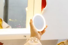 化妆镜台灯平价品牌排行榜(台式化妆镜品牌排行)