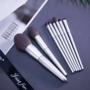 化妆刷子常用品牌排行榜(化妆品刷子有什么牌子的)