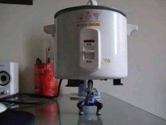 小人手办化妆品牌排行榜(小人牌子的衣服是什么潮牌)