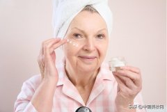 国产老人化妆品牌排行榜(适合老年人的国产化妆品)